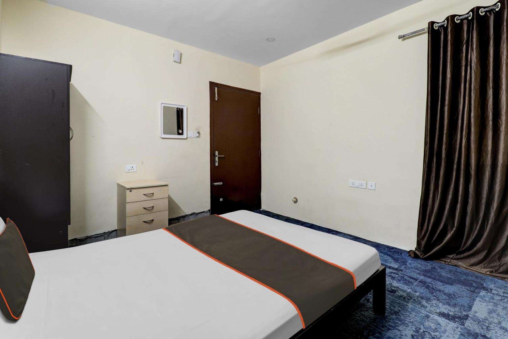 Hotel O Crescent Shine Bangalore Exterior foto